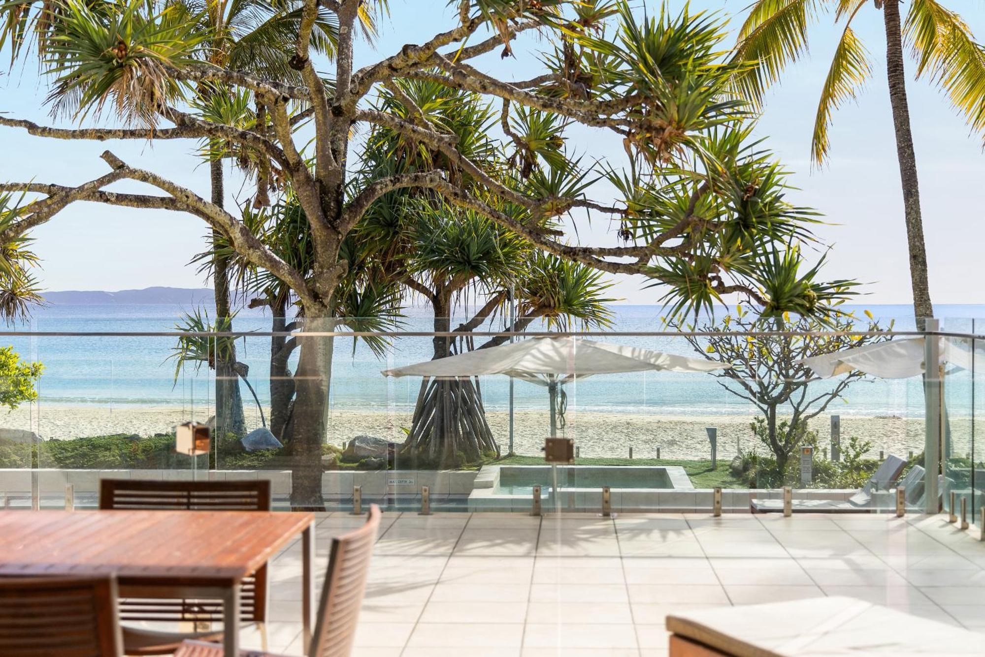 Fairshore 12: Absolute Beachfront, Direct Beach & Pool Access Noosa Heads Exteriör bild